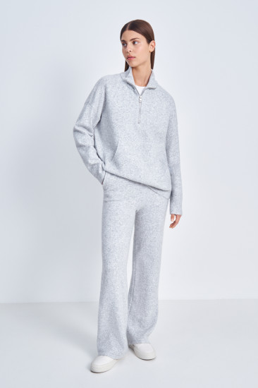 Джемпер женский на молнии с карманами