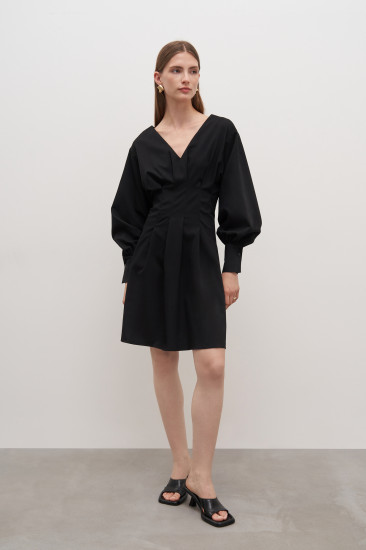 Платье женское в длине мини с длинным рукавом