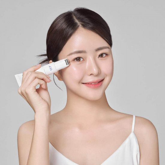 Крем для кожи вокруг глаз омолаживающий с роликом «Guasha eye cream»