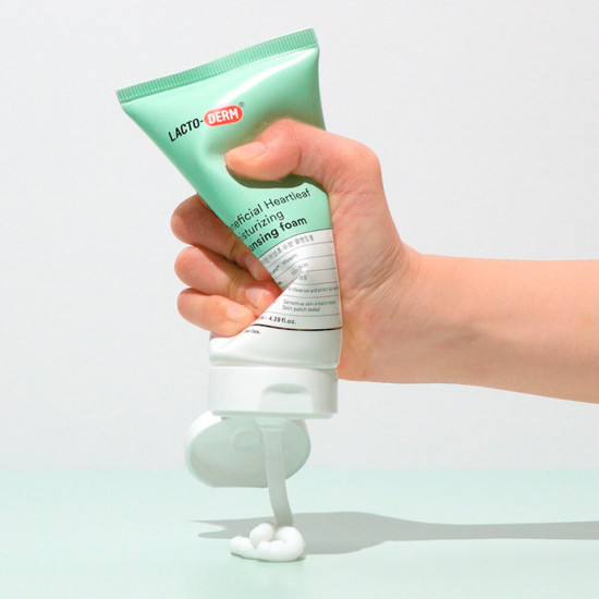 Пенка для умывания с пробиотиками «Beneficial Heartleaf Moisturizing Cleansing Foam»