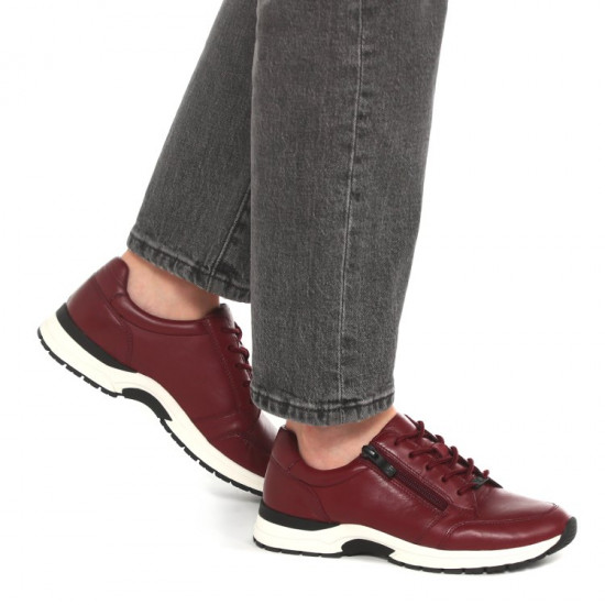 Кроссовки женские