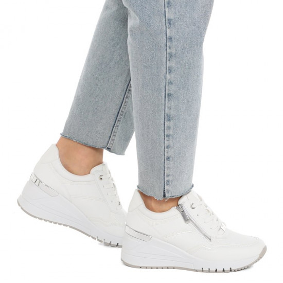 Кроссовки женские