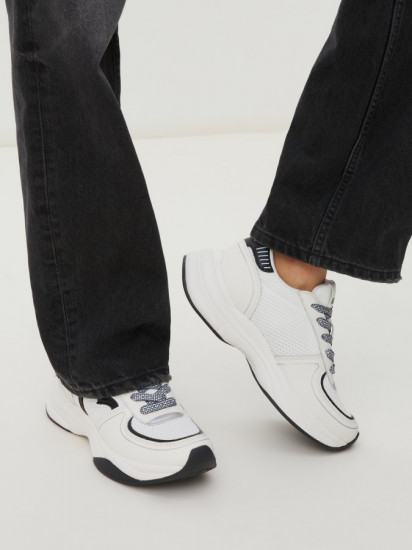 Кроссовки женские