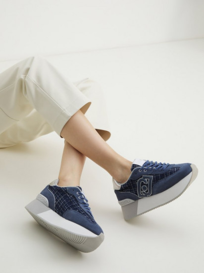 Кроссовки женские