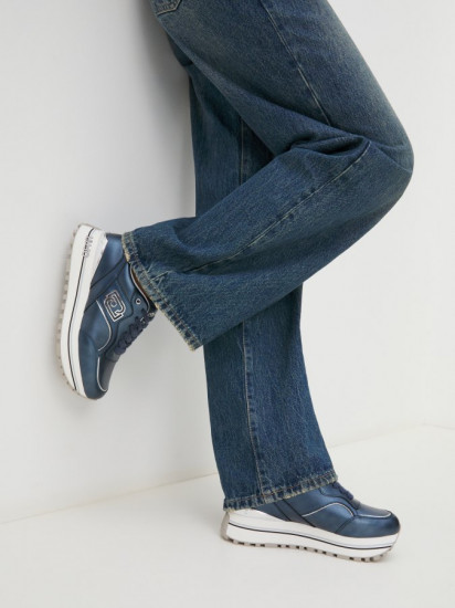 Кроссовки женские