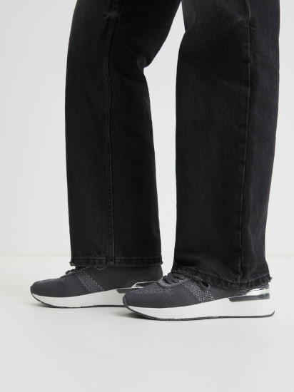 Кроссовки женские