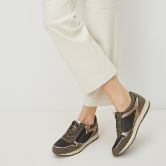 Кроссовки женские