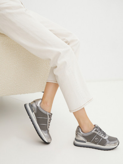 Кроссовки женские