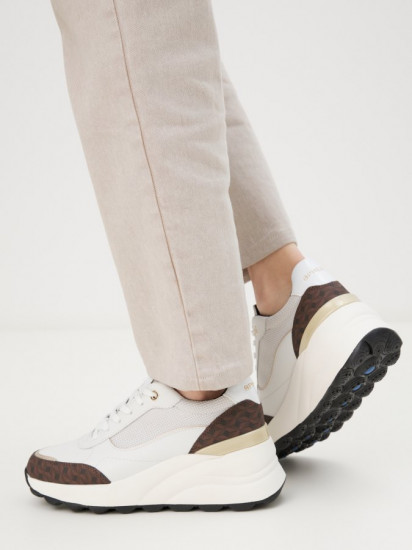 Кроссовки женские