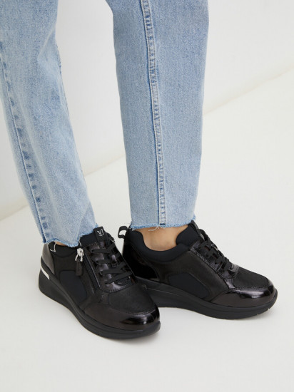 Кроссовки женские