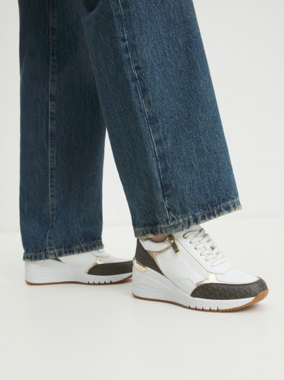 Кроссовки женские