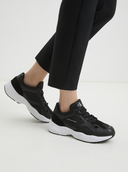 Кроссовки женские