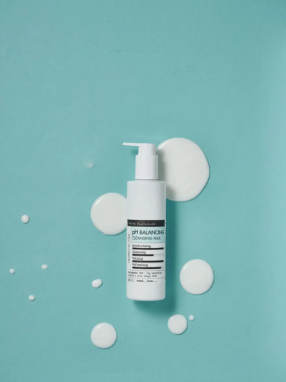 Молочко для лица очищающее «PH balancing cleansing milk»
