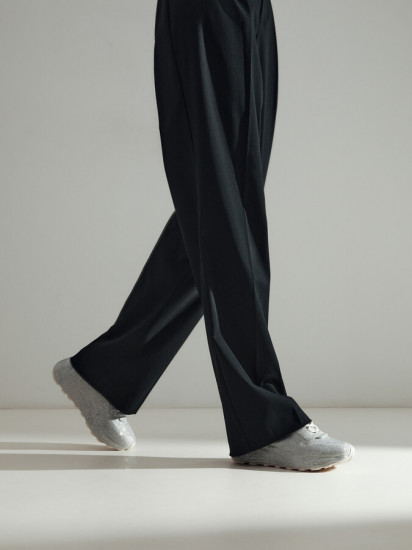 Кроссовки женские