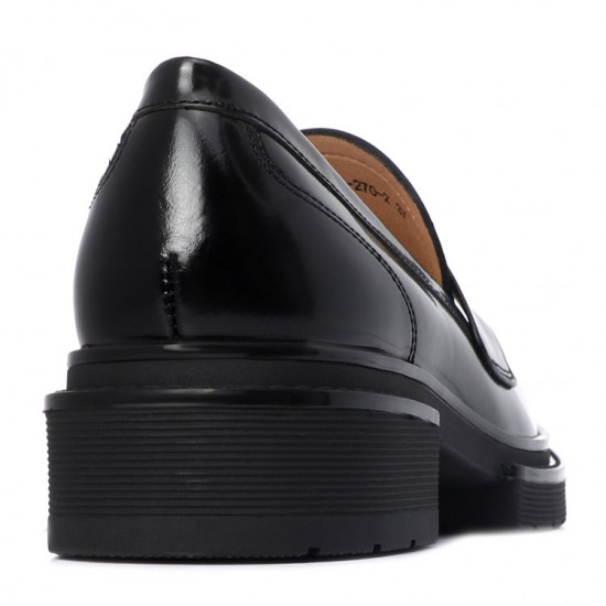 Лоферы женские