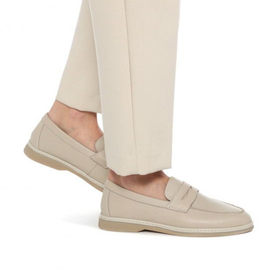 Лоферы женские