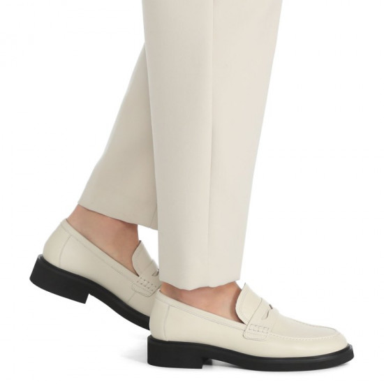 Лоферы женские