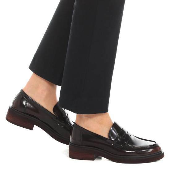 Лоферы женские