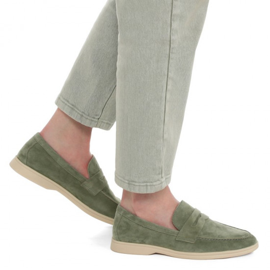 Лоферы женские