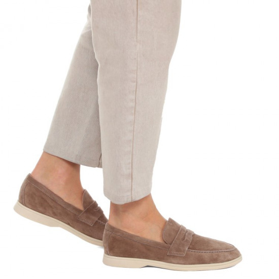 Лоферы женские