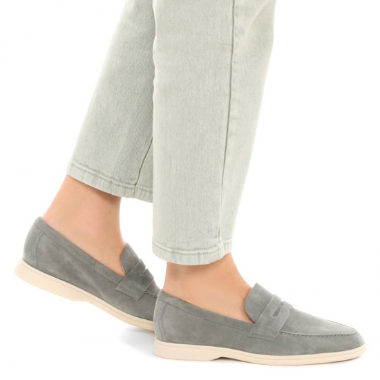 Лоферы женские