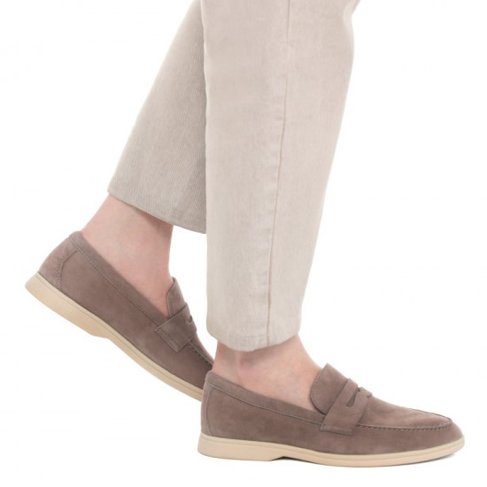 Лоферы женские