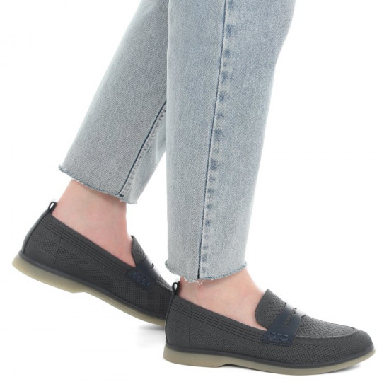 Лоферы женские