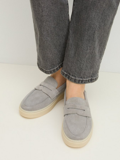 Лоферы женские