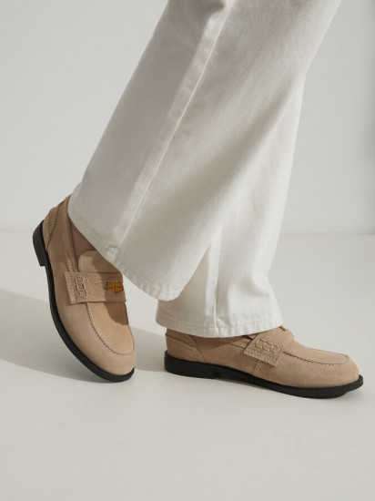 Лоферы женские