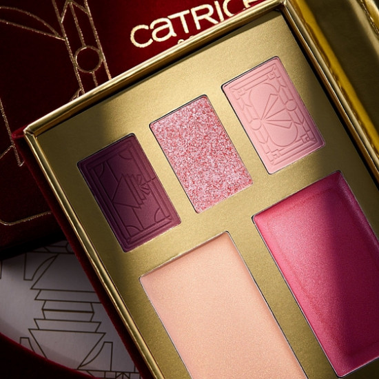 Палетка теней для век «Festive Treasures Multi-use Palette», оттенок C01 All I Want Is Velvet