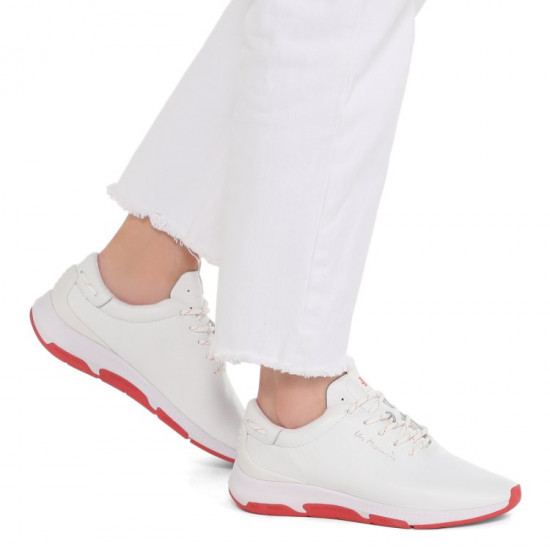 Кроссовки женские