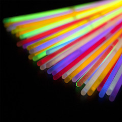 Светящиеся неоновые палочки-браслеты - Фото 13