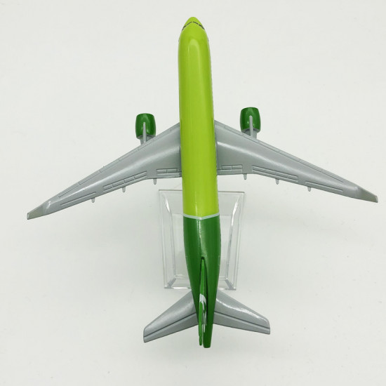 Фигурка коллекционная «Самолет Airbus A320 авиакомпании S7»