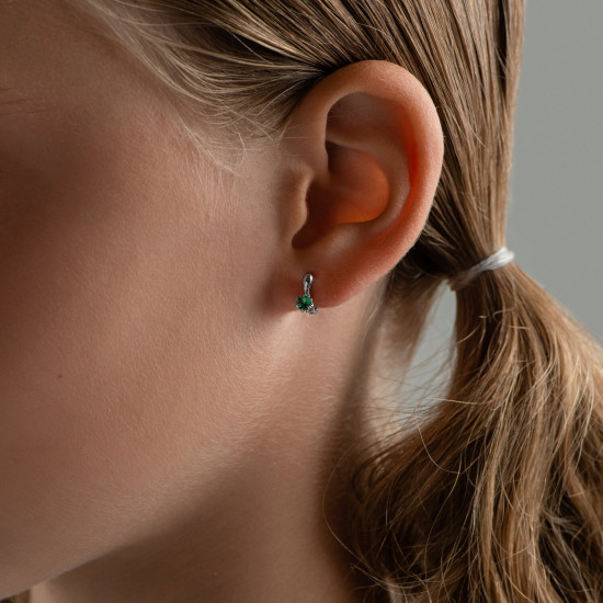 Серьги из серебра с зелеными фианитами