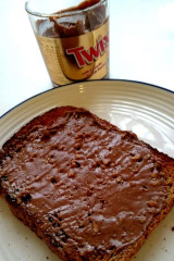 Паста шоколадная Twix «With Crunchy Biscuit Pieces» - Фото 2