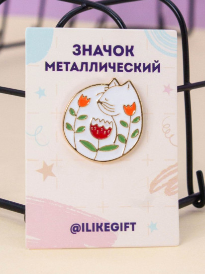 Значок металлический «Cat with flowers»