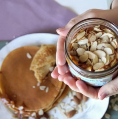 Сгущенка ореховая с миндальными лепестками - Фото 3