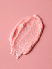 Скраб для лица и губ увлажняющий с пантенолом «Клубника» - Фото 6