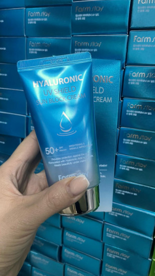 Солнцезащитный крем для лица с гиалуроновой кислотой SPF50+ PA+++ «Hyaluronic UV Shield Sun Block Cream»