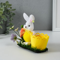 Фигурка «Зайка с морковкой около корзинки» - Фото 1