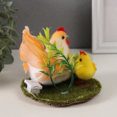 Фигурка «Рыжая курочка с цыплёнком на полянке» - Фото 3