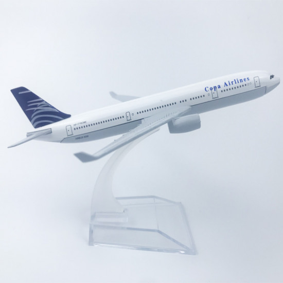 Фигурка коллекционная «Самолет авиакомпании Copa Airlines Boeing 777»