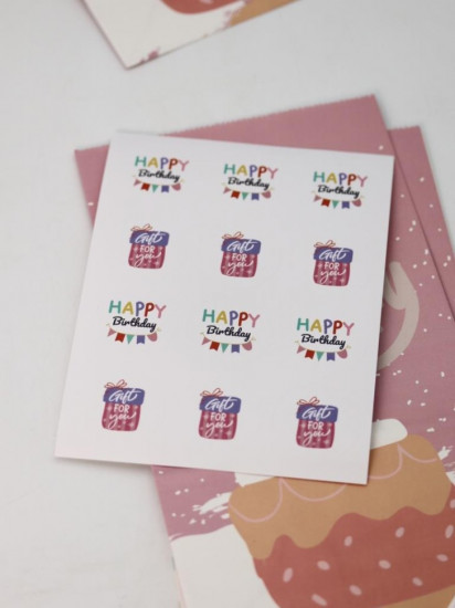 Набор подарочных пакетов с наклейками «Happy birthday»