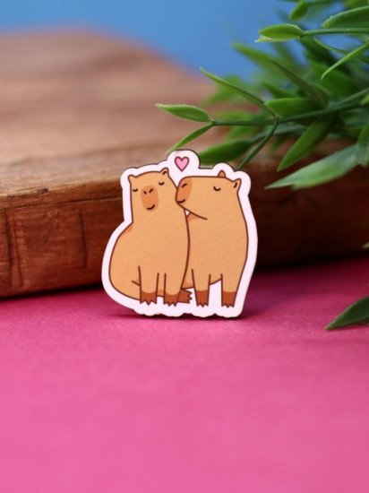 Значок «Capybara in love»