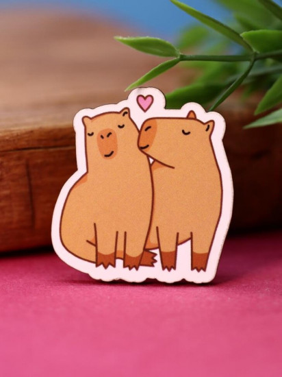 Значок «Capybara in love»
