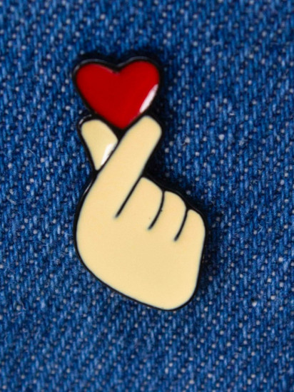 Значок «Heart in hands»