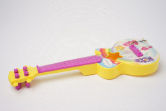 Гитара с медиатором - Фото 1