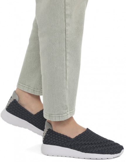 Кроссовки женские