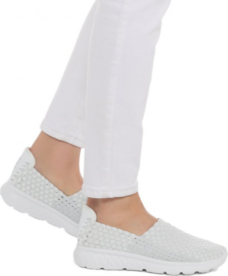 Кроссовки женские