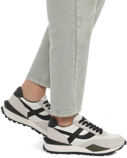 Кроссовки женские